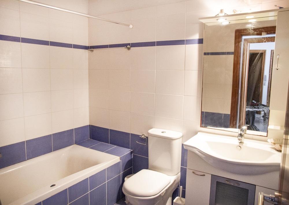 Iridanos Apartments Skiathos Town Bagian luar foto