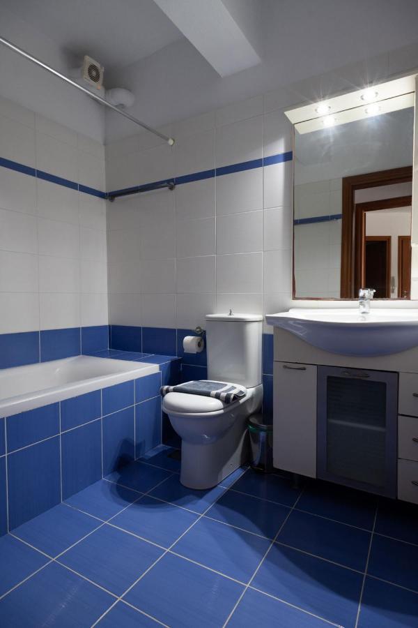 Iridanos Apartments Skiathos Town Bagian luar foto