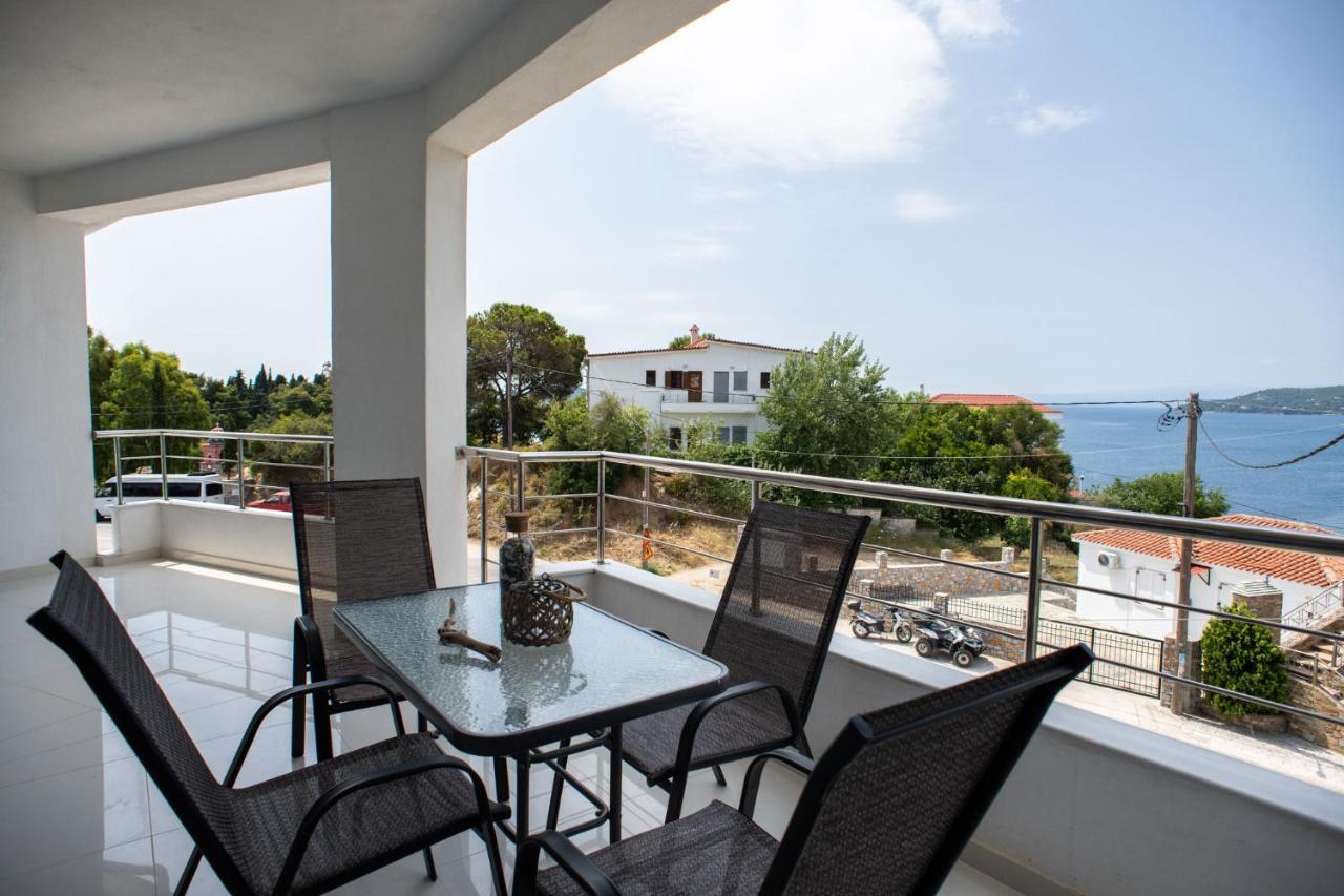 Iridanos Apartments Skiathos Town Bagian luar foto