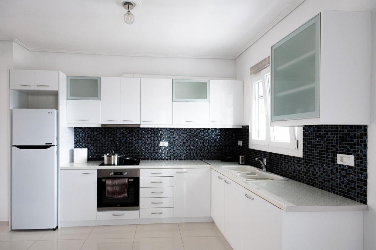 Iridanos Apartments Skiathos Town Bagian luar foto