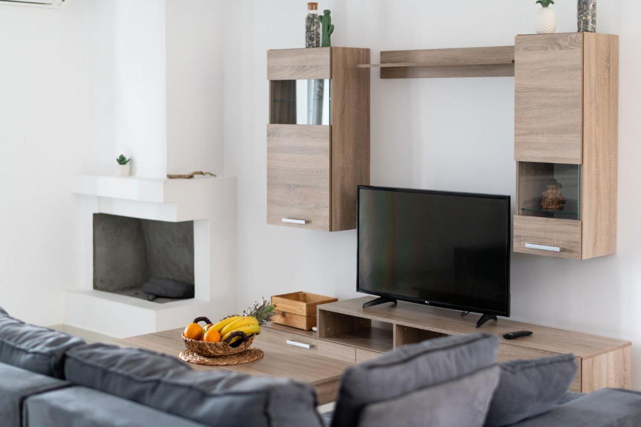 Iridanos Apartments Skiathos Town Bagian luar foto