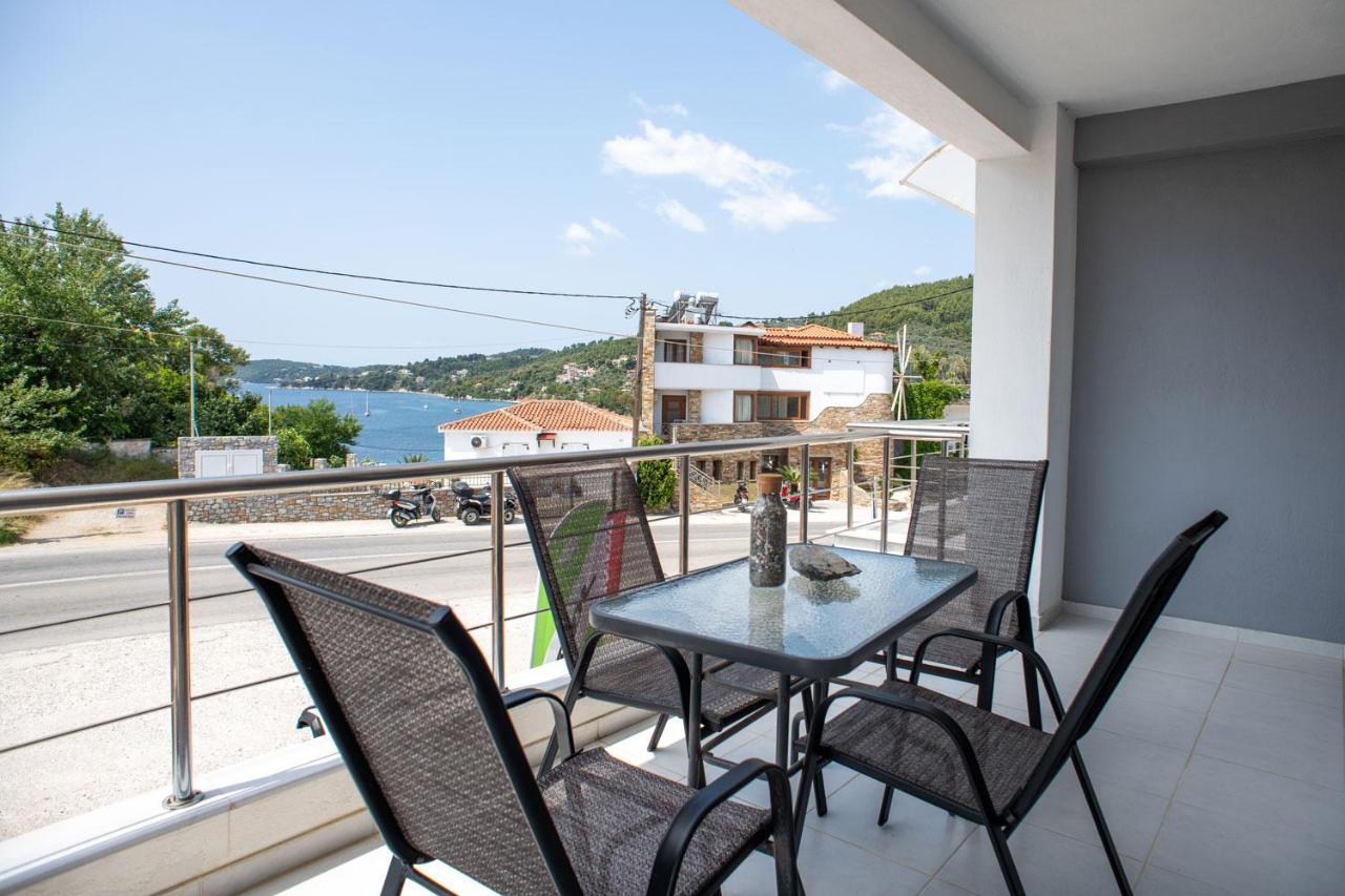 Iridanos Apartments Skiathos Town Bagian luar foto