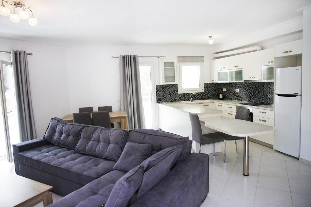 Iridanos Apartments Skiathos Town Bagian luar foto