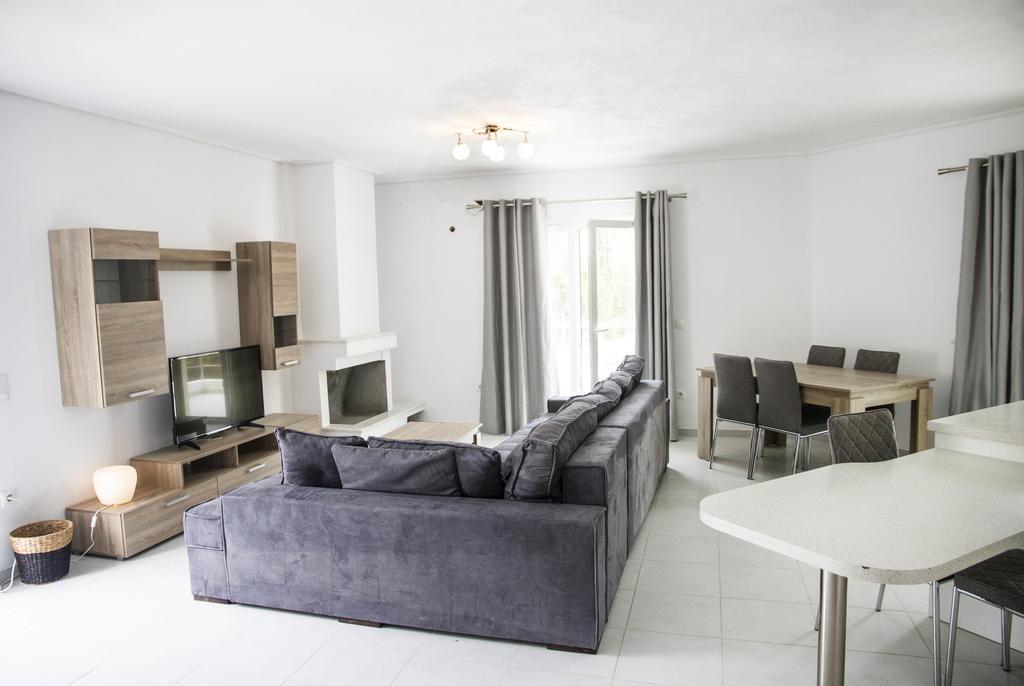 Iridanos Apartments Skiathos Town Bagian luar foto