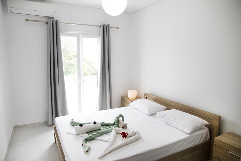 Iridanos Apartments Skiathos Town Bagian luar foto